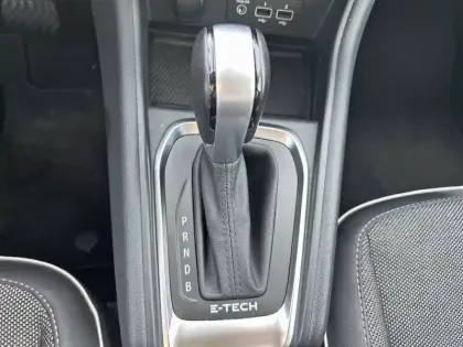 Photo 19 Renault Captur  E-Tech 145 - 21