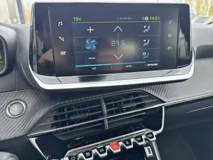 Photo 19 Peugeot 208  Electrique 50 kWh 136ch