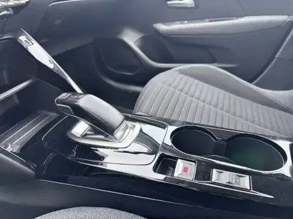 Photo 13 Peugeot 208  Electrique 50 kWh 136ch