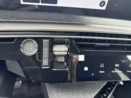 Photo 13 Peugeot 5008  Hybrid 145 ch e-DCS6