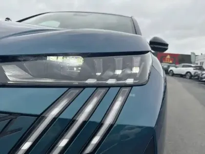 Photo 15 Peugeot 5008  Hybrid 145 ch e-DCS6