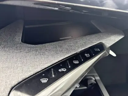 Photo 17 Peugeot 5008  Hybrid 145 ch e-DCS6