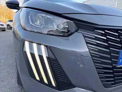 Photo 15 Peugeot 208  Electrique 54 kWh 156ch