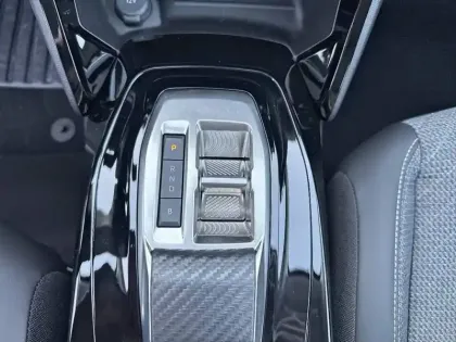 Photo 13 Peugeot 208  Electrique 54 kWh 156ch