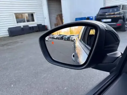 Photo 18 Peugeot 208  Electrique 54 kWh 156ch