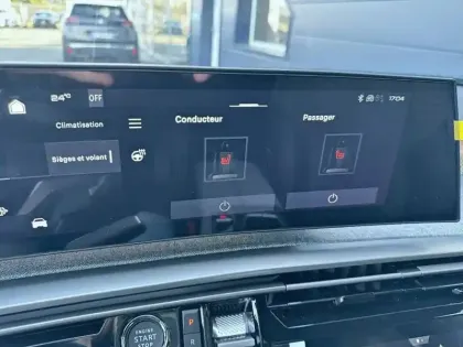 Photo 38 Peugeot 3008  Hybrid 145 e-DCS6