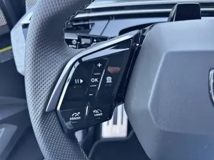 Photo 37 Peugeot 3008  Hybrid 145 e-DCS6