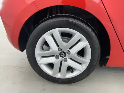 Photo 30 Renault Clio Gén. V (BJA) Ph2 Evolution 5