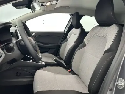 Photo 9 Renault Clio  E-Tech full hybrid 145 ch GSR2