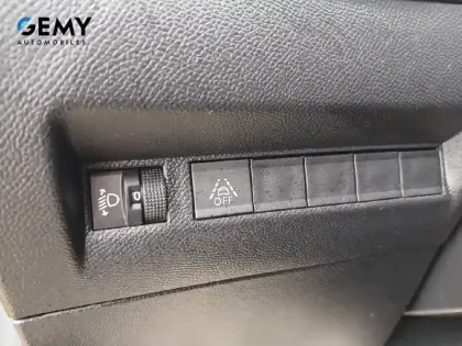 Photo 48 Peugeot 208  PureTech 75 S&S BVM5