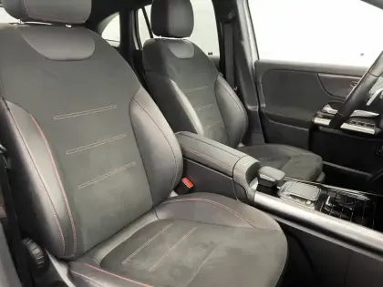 Photo 59 Mercedes GLA  250 e 8G-DCT