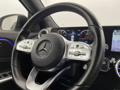 Photo 87 Mercedes GLA  250 e 8G-DCT