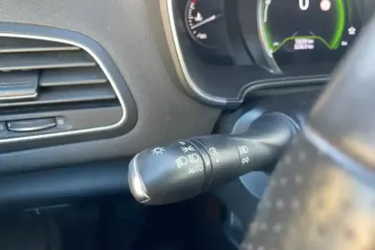 Photo 13 Renault Megane Mégane IV Berline TCe 140 Energy EDC