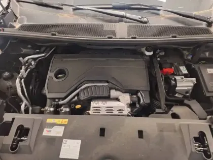 Photo 32 Peugeot 3008  Hybrid 136 e-DCS6