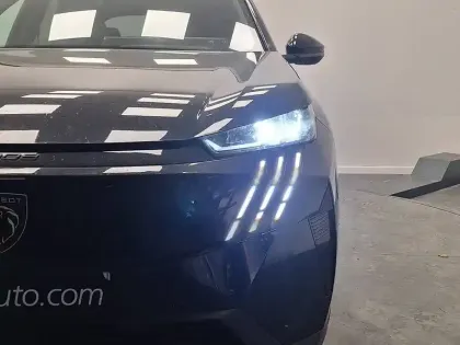 Photo 33 Peugeot 3008  Hybrid 136 e-DCS6