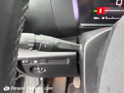 Photo 16 Citroën C4  PureTech 130 S&S BVM6 Shine