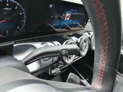 Photo 19 Mercedes GLB  250 8G-DCT 4Matic AMG Line Launch Edition