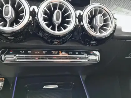 Photo 17 Mercedes GLB  250 8G-DCT 4Matic AMG Line Launch Edition