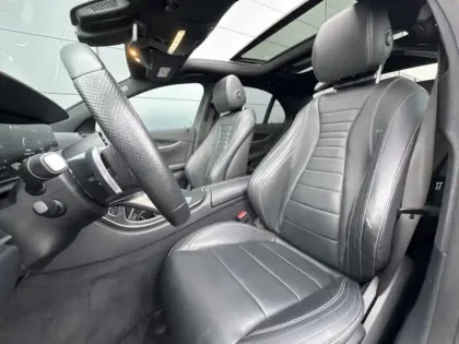 Photo 17 Mercedes Classe E  220 d AMG Line Berlin