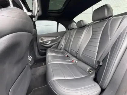 Photo 14 Mercedes Classe E  220 d AMG Line Berlin