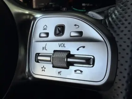 Photo 32 Mercedes Classe A 250 e AMG Line