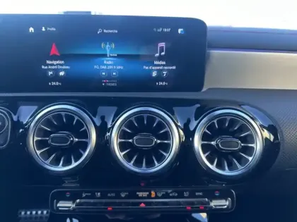 Photo 11 Mercedes CLA  180 d Coupé AMG Line