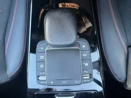 Photo 17 Mercedes CLA  180 d Coupé AMG Line