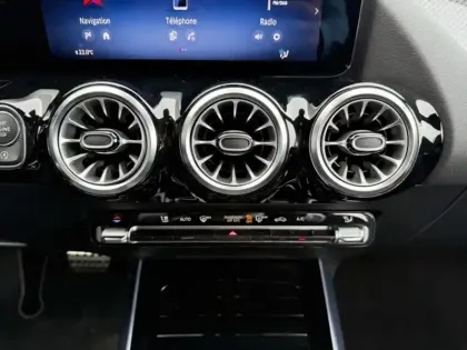 Photo 12 Mercedes GLA 200 d AMG Line