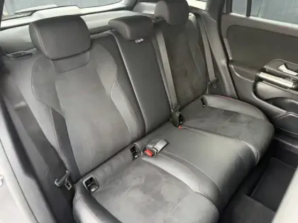 Photo 10 Mercedes GLA 200 d AMG Line