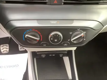 Photo 15 Hyundai Bayon 1.0 T-GDi 100 Hybrid 48V Intuitive