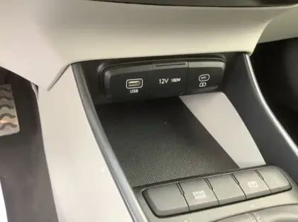 Photo 20 Hyundai Bayon 1.0 T-GDi 100 Hybrid 48V Intuitive