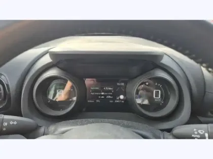 Photo 13 Toyota Yaris Hybride 1.5 HYBRID 116H DYNAMIC