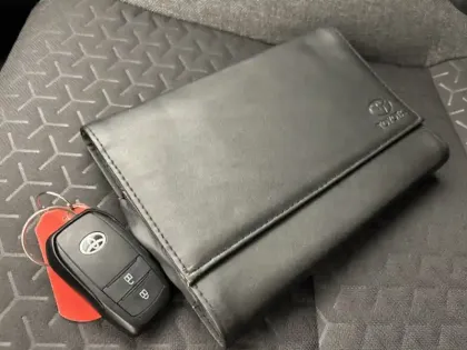 Photo 11 Toyota Yaris Hybride 1.5 116H DESIGN