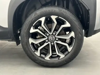 Photo 8 Toyota Yaris Hybride 1.5 116H DESIGN