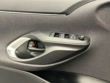 Photo 18 Toyota Yaris Hybride 1.5 116H DESIGN