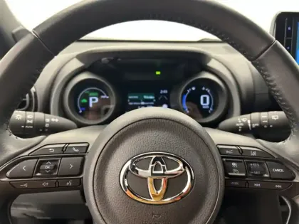 Photo 14 Toyota Yaris Hybride 1.5 116H DESIGN