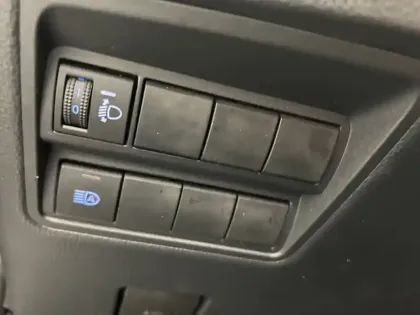 Photo 11 Toyota Yaris Hybride 116h Design / Pack confort