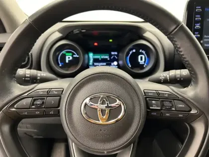 Photo 13 Toyota Yaris Hybride 116h Design / Pack confort