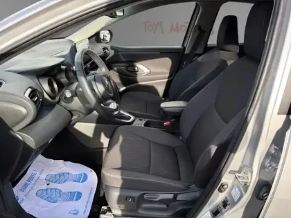 Photo 13 Toyota Yaris Hybride 116h Design Pack