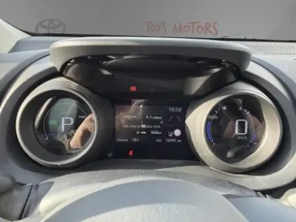 Photo 17 Toyota Yaris Hybride 116h Design Pack