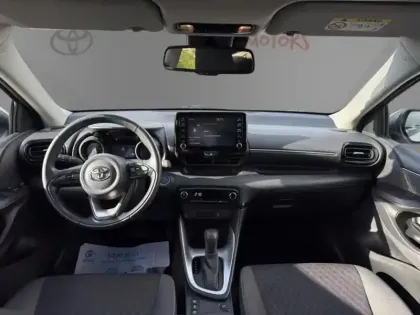 Photo 10 Toyota Yaris Hybride 116h Design Pack