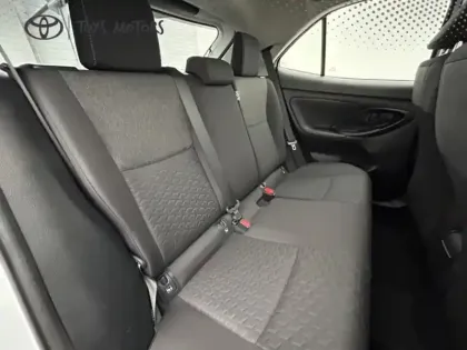 Photo 15 Toyota Yaris Hybride 1.5 116H DYNAMIC BUSINESS