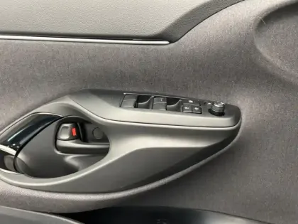 Photo 15 Toyota Yaris Hybride 1.5 130H DESIGN PACK CARGO