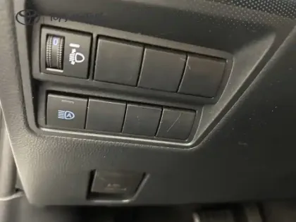 Photo 23 Toyota Yaris Hybride 1.5 116H DYNAMIC