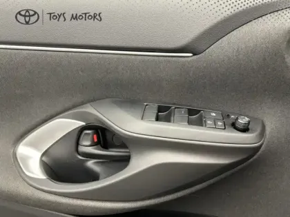 Photo 21 Toyota Yaris Hybride 1.5 116H DYNAMIC