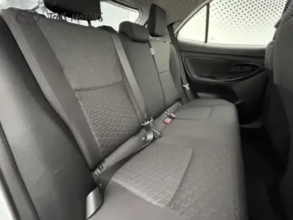 Photo 14 Toyota Yaris Hybride 1.5 116H DYNAMIC