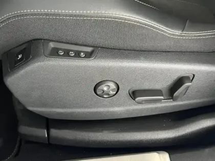 Photo 9 Peugeot 3008  1.2 PureTech 130ch S&S GT Pack EAT8