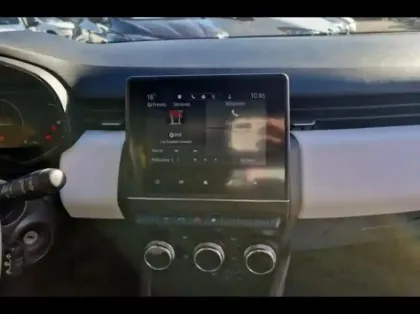 Photo 12 Renault Clio  1.6 E-Tech hybride 140ch Limited -21N