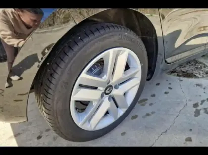 Photo 12 Renault Clio  1.5 dCi 100ch Evolution - 25