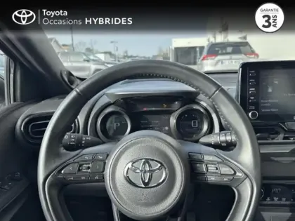 Photo 12 Toyota Yaris  116h Première 5p